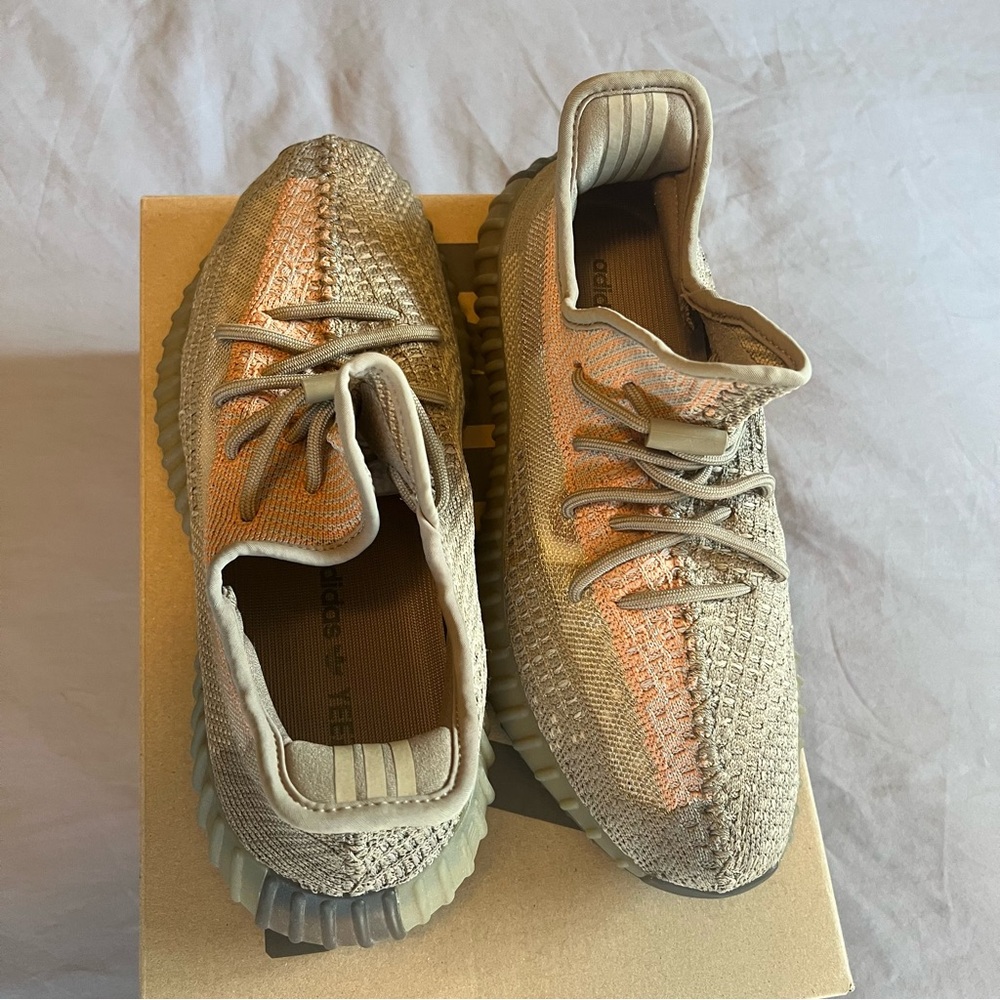 Adidas Yeezy Boost 350 V2 Sand Taupe with Box - Picture 9 of 12